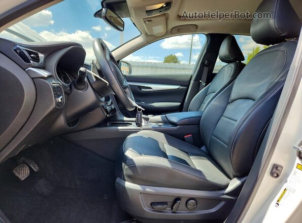3PCAJ5M38LF104700 2020 INFINITI QX50 White Front interior view