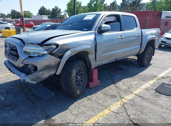 3TMAZ5CN0HM046340 2017 TOYOTA TACOMA Silver Przód lewy