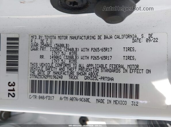 3TMAZ5CN2PM196240 2023 TOYOTA TACOMA White Շարժիչի բաժամունքի տեսք