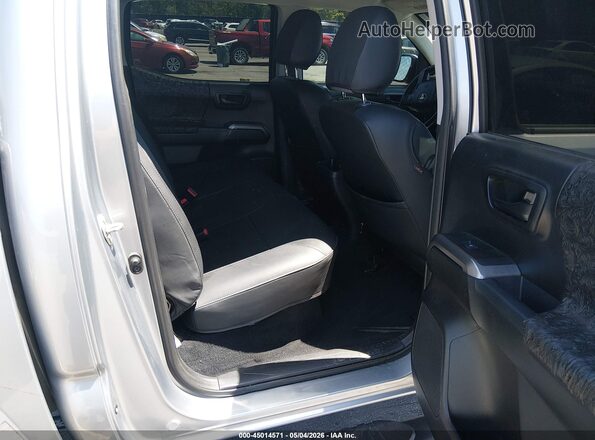 3TMAZ5CN3JM066992 2018 TOYOTA TACOMA Silver VIN կոդի պիտակի տեսք