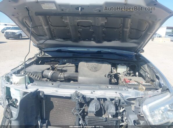 3TMCZ5AN2JM183071 2018 TOYOTA TACOMA Silver Rear view