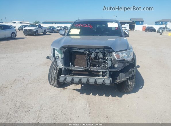 3TMCZ5AN2JM183071 2018 TOYOTA TACOMA Silver Front view