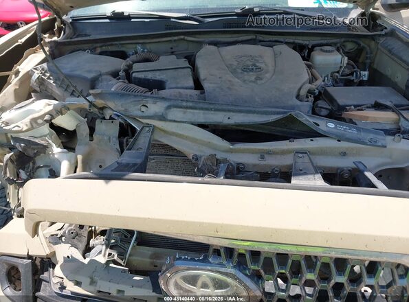 3TMCZ5AN2KM257980 2019 TOYOTA TACOMA Cream Vista trasera