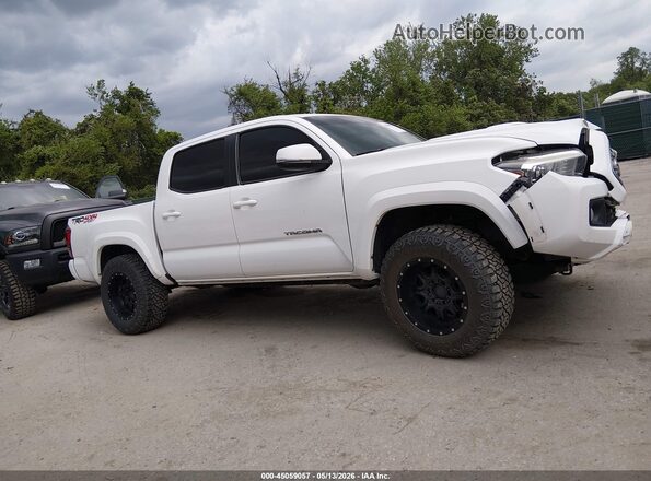 3TMCZ5AN4HM071866 2017 TOYOTA TACOMA White 