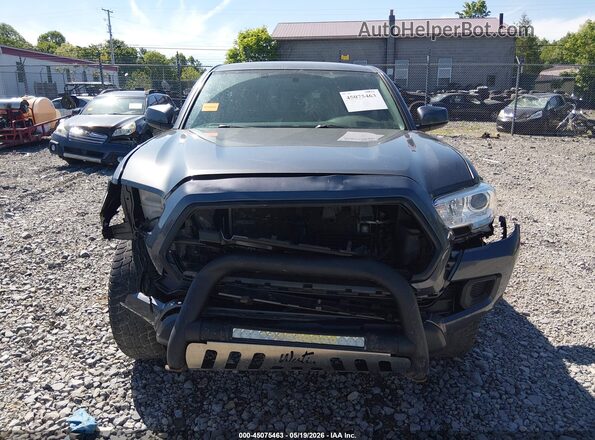 3TMCZ5AN4HM117065 2017 TOYOTA TACOMA Gray Vista interior trasera