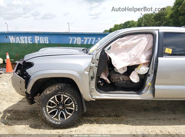 3TMCZ5AN4JM145986 2018 TOYOTA TACOMA Silver 360 interior view