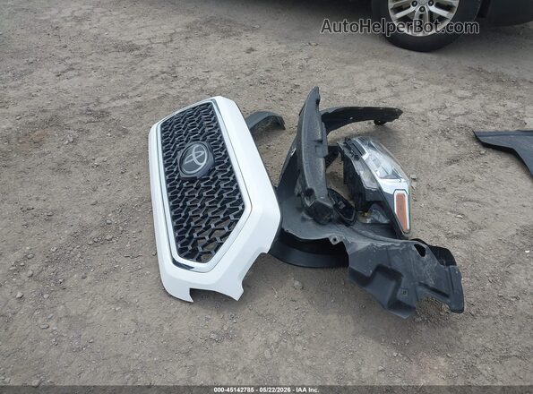 3TMCZ5AN4JM173786 2018 TOYOTA TACOMA White ხელსაწყოთა პანელის ხედი
