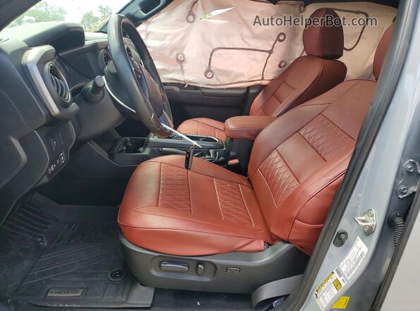 3TMCZ5AN4LM362733 2020 TOYOTA TACOMA Серый Вид салона спереди