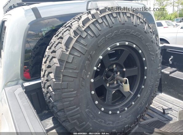 3TMCZ5AN6JM174907 2018 TOYOTA TACOMA Gray 