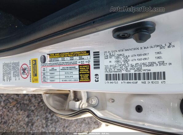 3TMCZ5AN7HM045455 2017 TOYOTA TACOMA White Widok komory silnika