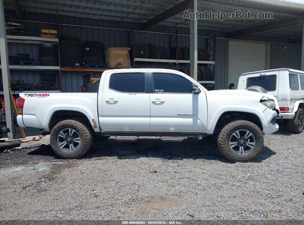 3TMCZ5AN7HM045455 2017 TOYOTA TACOMA White Widok wnętrza z tyłu