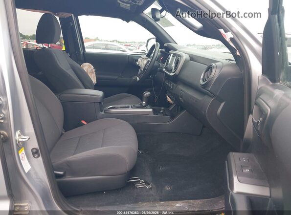 3TMCZ5AN7JM168100 2018 TOYOTA TACOMA Silver წინა სალონის ხედი