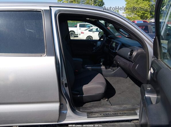 3TMCZ5AN9HM100066 2017 TOYOTA TACOMA Silver Front interior view