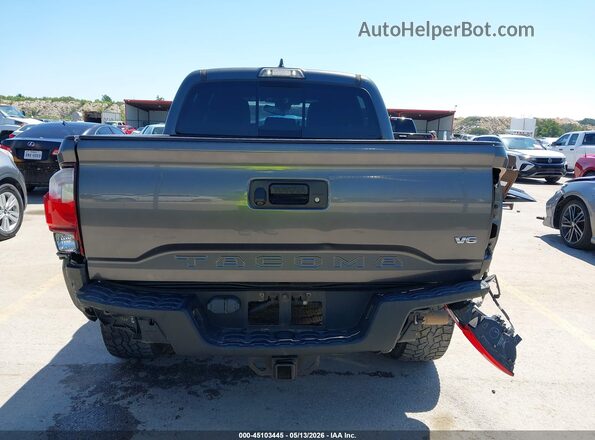 3TMCZ5ANXJM165501 2018 TOYOTA TACOMA Gray Դիմացի տեսք