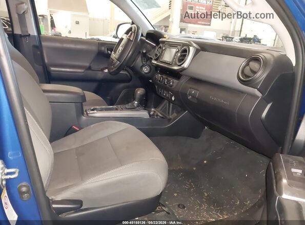 3TMDZ5BN2JM050717 2018 TOYOTA TACOMA Blue Widok wnętrza z przodu