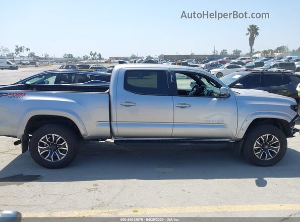 3TMDZ5BN4PM164145 2023 TOYOTA TACOMA Silver Vista interior trasera