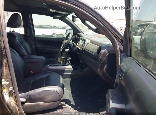 3TMEZ5CN9JM071244 2018 TOYOTA TACOMA Black Front interior view