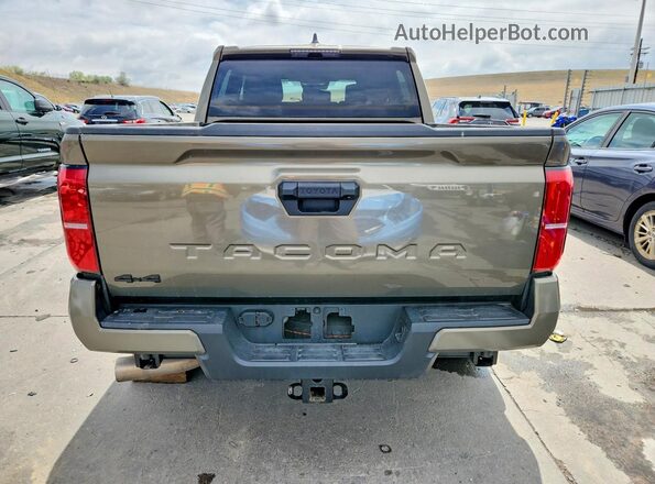 3TMLB5JN1SM199591 2025 TOYOTA TACOMA Green Հետևի տեսք