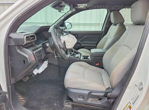 3TMLB5JN3SM175552 2025 TOYOTA TACOMA White Вид салону спереду