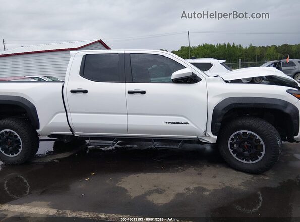 3TMLB5JN4TM209614 2026 TOYOTA TACOMA White Widok wnętrza z tyłu