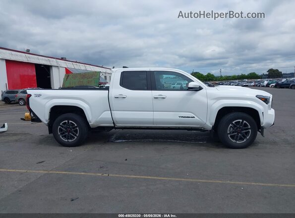 3TMLB5JN5RM027297 2024 TOYOTA TACOMA White 360 interior view