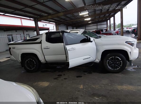 3TMLB5JN6RM018950 2024 TOYOTA TACOMA Белый Вид задней части салона