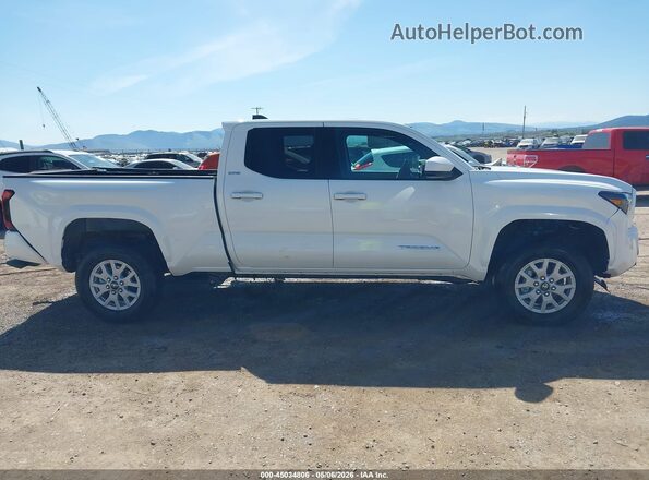 3TMLB5JN7TM246401 2026 TOYOTA TACOMA Белый Вид задней части салона