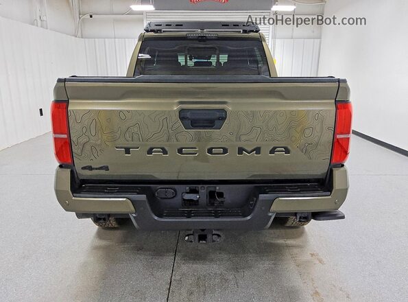 3TMLB5JN8SM181119 2025 TOYOTA TACOMA Green Rear view