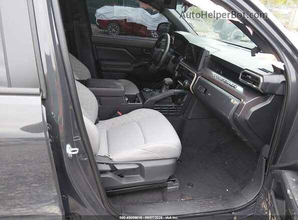 3TMLB5JN8TM228683 2026 TOYOTA TACOMA Pewter Вид салона спереди