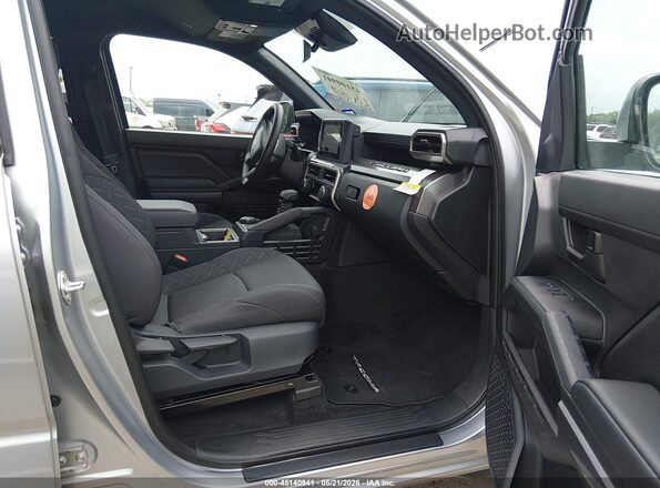 3TMLB5JN8TM243779 2026 TOYOTA TACOMA Silver წინა სალონის ხედი