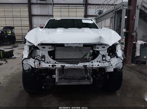 3TMLB5JNXRM060330 2024 TOYOTA TACOMA Белый Вид спереди