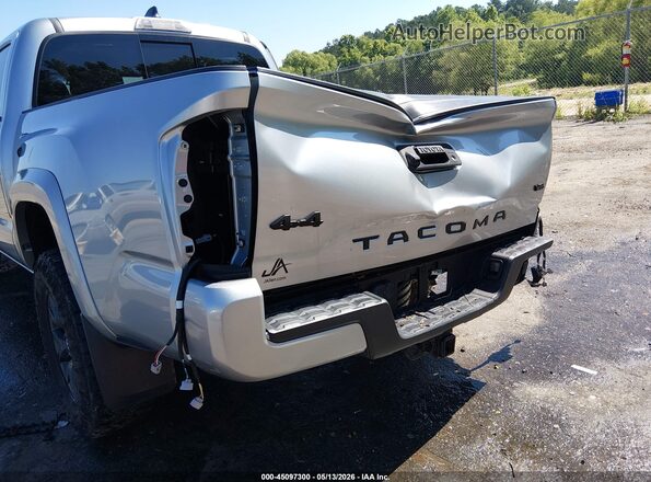 3TYCZ5AN3PT164686 2023 TOYOTA TACOMA Silver Widok z przodu