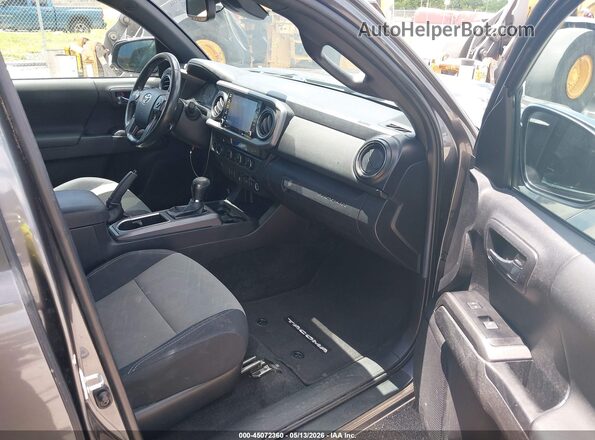 3TYCZ5AN7NT077046 2022 TOYOTA TACOMA Gray წინა სალონის ხედი