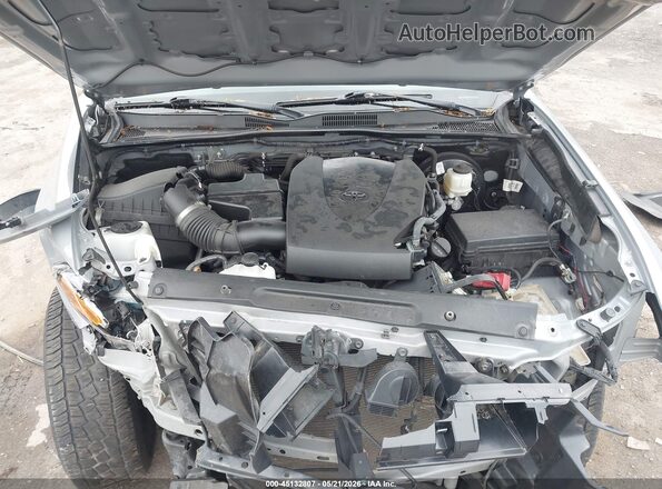 3TYCZ5AN8LT003566 2020 TOYOTA TACOMA Silver Вид ззаду