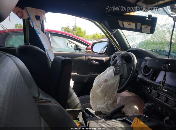 3TYCZ5AN9NT094382 2022 TOYOTA TACOMA Green Vista interior delantera