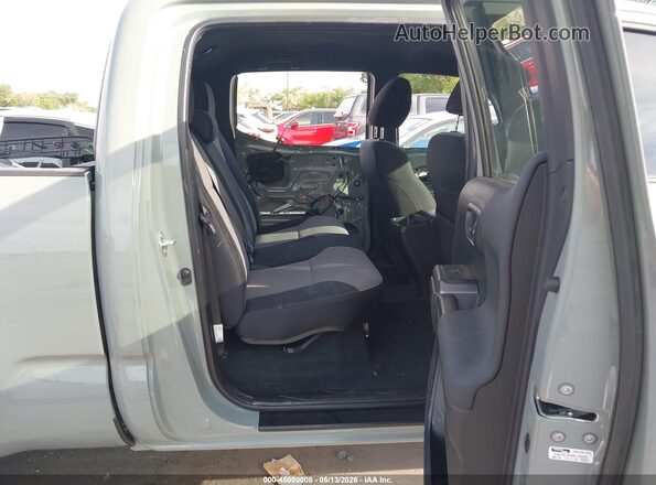 3TYDZ5BN3PT035771 2023 TOYOTA TACOMA Gray VIN կոդի պիտակի տեսք