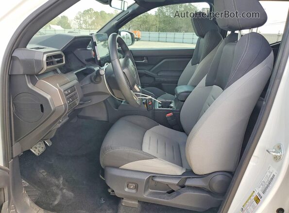 3TYKB5FN4RT007504 2024 TOYOTA TACOMA White Вид салону спереду