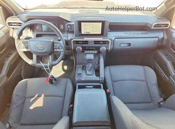 3TYKD5HN3TT040069 2026 TOYOTA TACOMA Белый Вид панели приборов