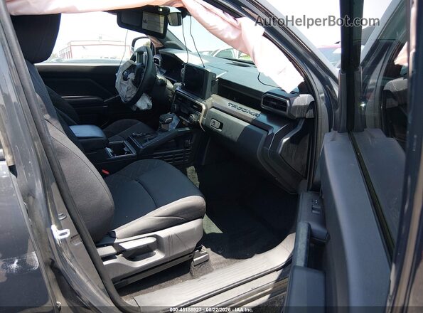 3TYLB5JN4RT005893 2024 TOYOTA TACOMA Gray წინა სალონის ხედი