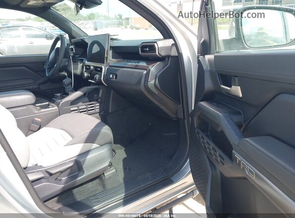 3TYLC5LN3RT015017 2024 TOYOTA TACOMA HYBRID Silver Front interior view