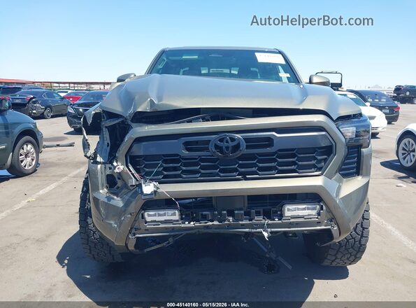 3TYLC5LN4TT060099 2026 TOYOTA TACOMA HYBRID Gold Vista interior trasera