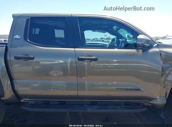 3TYLC5LN4TT060099 2026 TOYOTA TACOMA HYBRID Gold Vista interior de 360 grados
