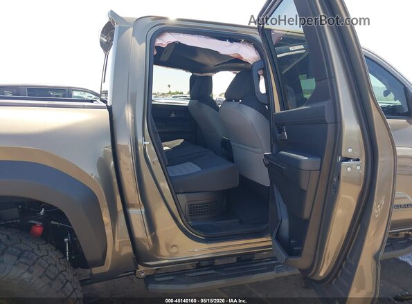 3TYLC5LN4TT060099 2026 TOYOTA TACOMA HYBRID Gold Vista de la etiqueta del VIN