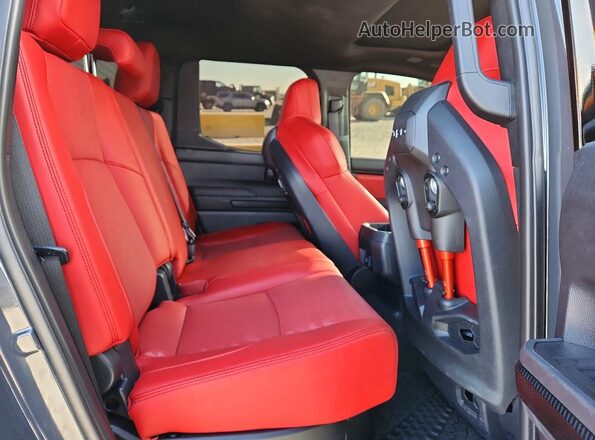 3TYLC5LN9RT014437 2024 TOYOTA TACOMA Серый 