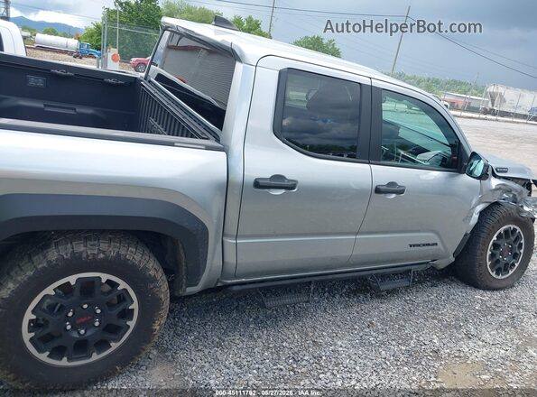 3TYLC5LNXST034380 2025 TOYOTA TACOMA HYBRID Silver Вид задньої частини салону