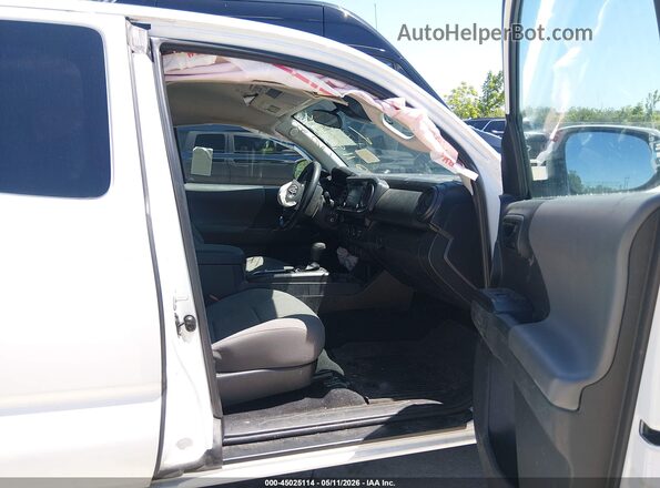 3TYRX5GNXNT038099 2022 TOYOTA TACOMA White Вид салону спереду