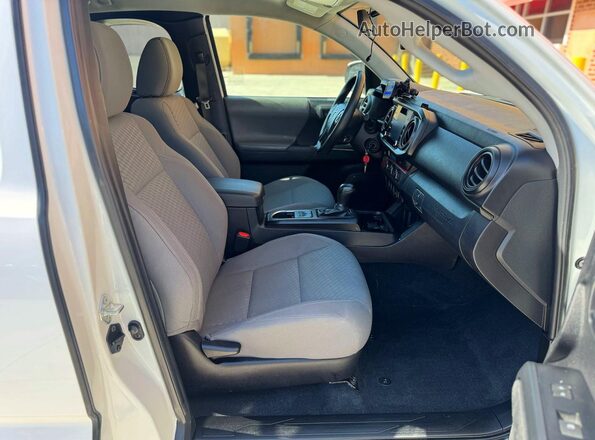 3TYRZ5CN4PT034259 2023 TOYOTA TACOMA White Widok z przodu