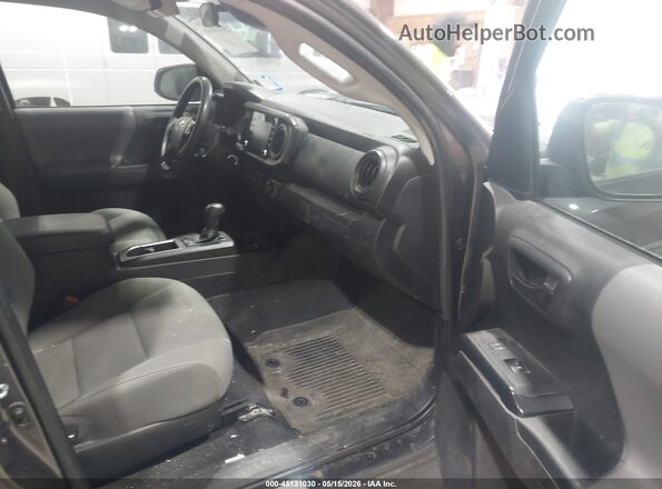 3TYSX5EN2NT013234 2022 TOYOTA TACOMA Gray Вид салону спереду