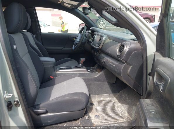 3TYSZ5AN9NT081126 2022 TOYOTA TACOMA Gray Вид салону спереду