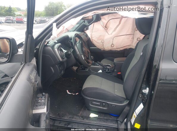 3TYSZ5ANXNT077215 2022 TOYOTA TACOMA Black Front interior view